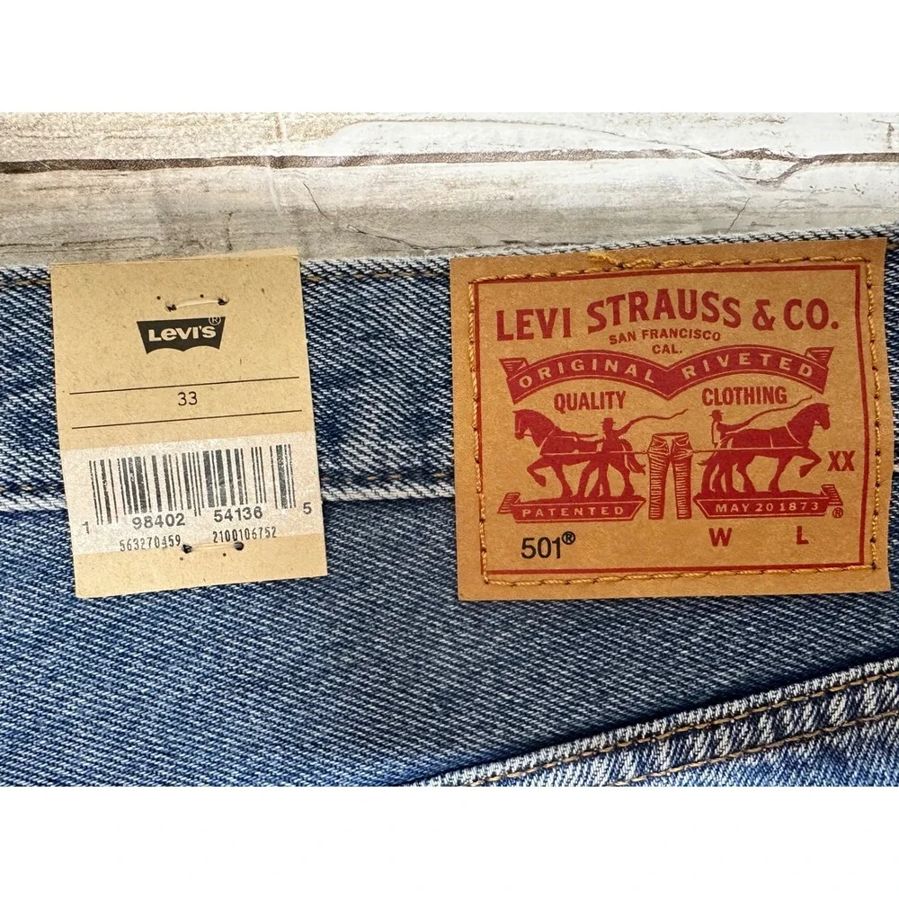 Levis 501 Original Distressed Denim Shorts Blue W33 56327-0459 NWT‎ Light Wash